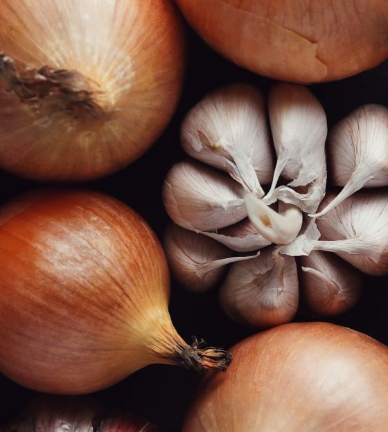 4 alimentos do dia a dia que ajudam na circulação de pessoas idosas