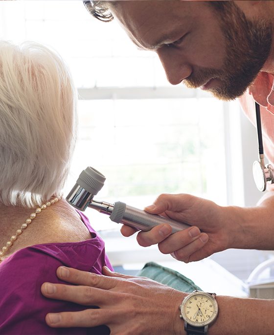 Cuidados e prevenção da ceratose actínica em idosos